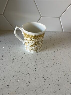 White fine bone china Mug with Gold Floral Band Elizabethan